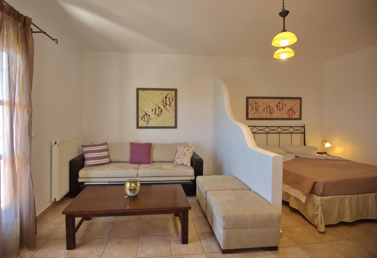 Votsi  Yalis Hotel מראה חיצוני תמונה