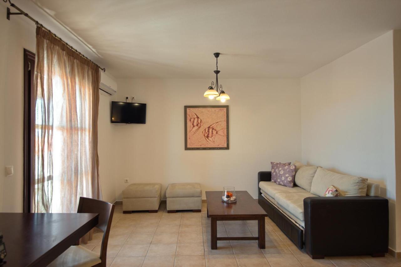 Votsi  Yalis Hotel מראה חיצוני תמונה