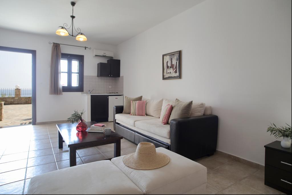Votsi  Yalis Hotel מראה חיצוני תמונה