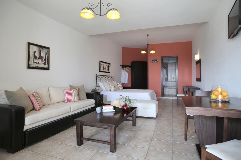 Votsi  Yalis Hotel מראה חיצוני תמונה