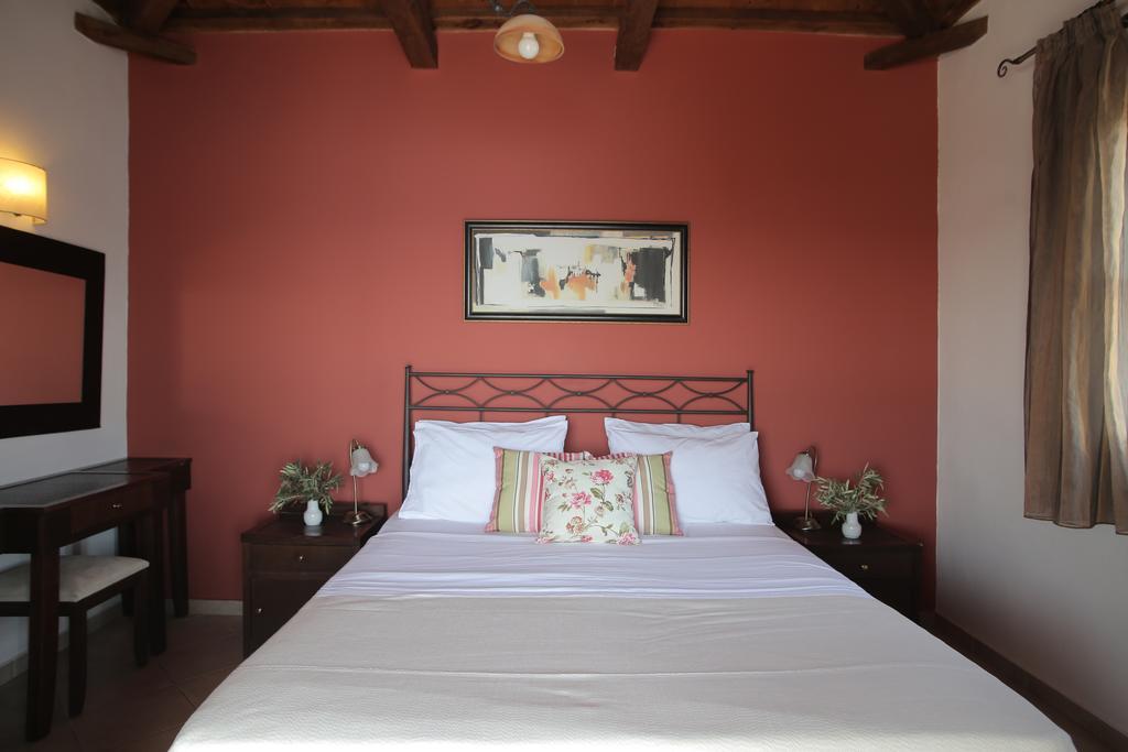 Votsi  Yalis Hotel מראה חיצוני תמונה
